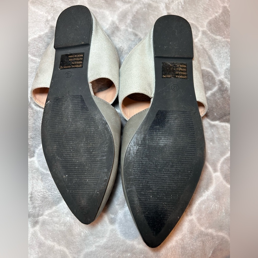 JC Journee Collection Women’s Pointed Toe Mule Flats in Faux Suede- Size 12 - Picture 4 of 5